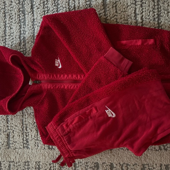 Nike Sportswear Club Fleece Kids Red Set - Picture 8 of 14